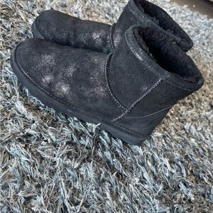 Women’s Bearpaw Shimmer Shearling Ankle Boots size 8.5